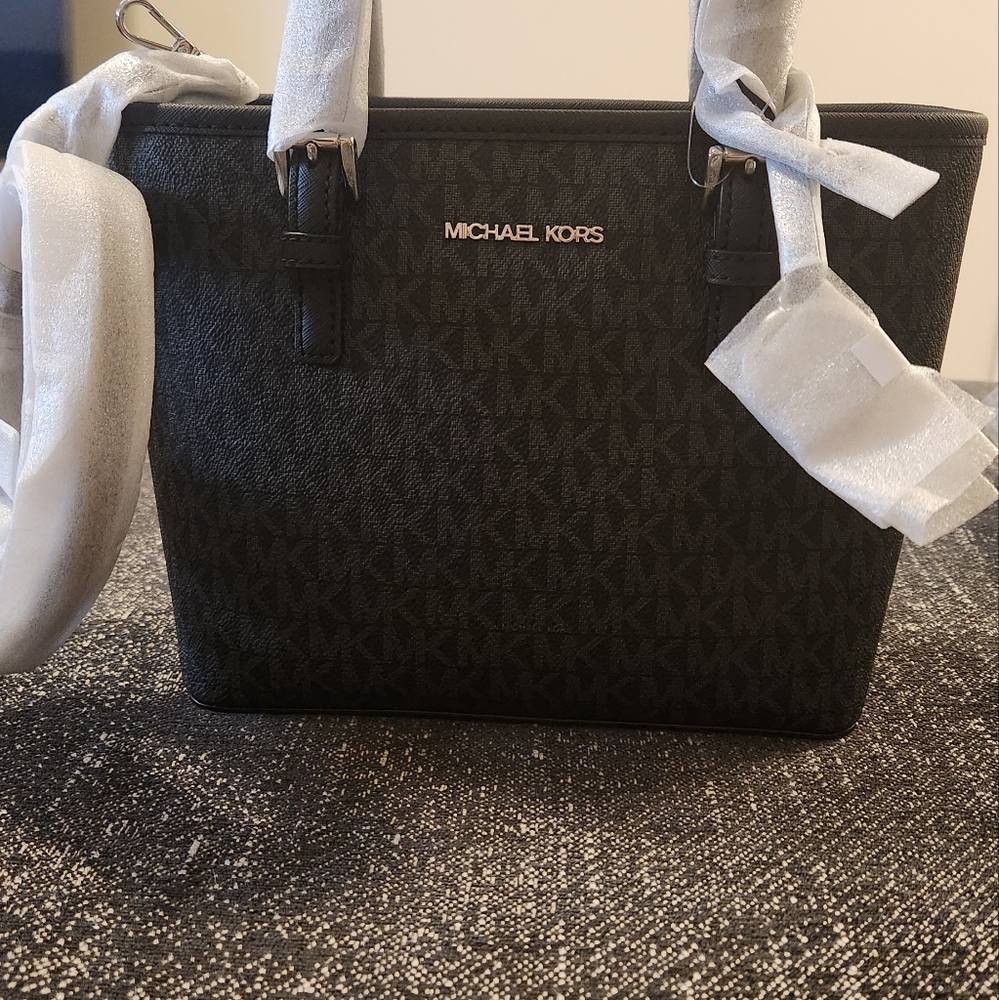Michael Kors Jet Set Travel